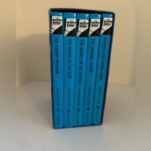 The Hardy Boys Starter Box Set. Volumes 1-5. Books like new, box shows some wear